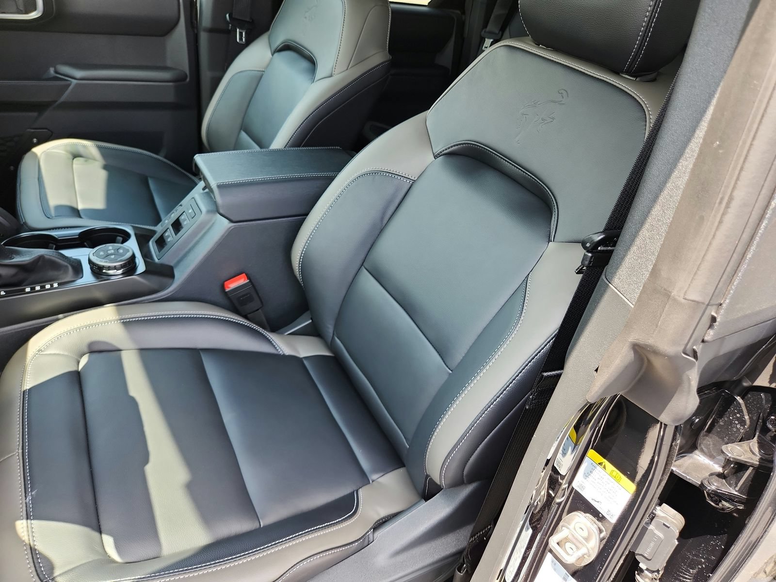 New 2026 Ford Bronco Outer Banks w/ Sasquatch Package AWD/4WD image 12