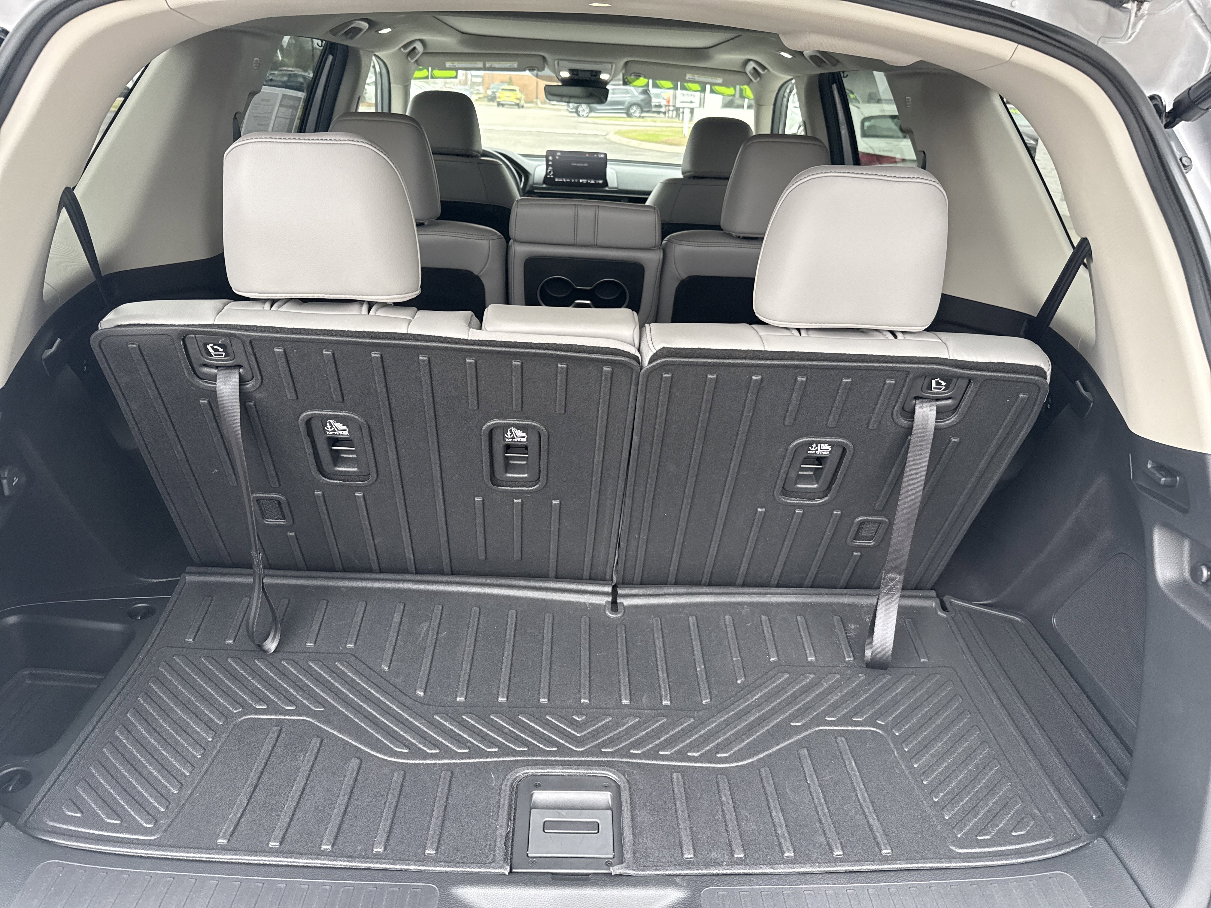 Used 2025 Honda Pilot Touring image 5