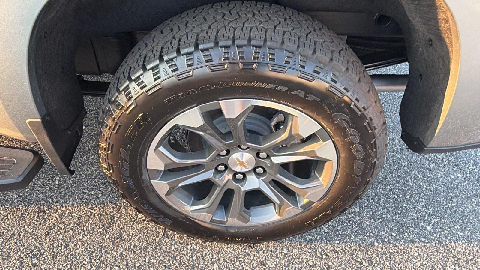 New 2026 Chevrolet Silverado 1500 High Country w/ Z71 Off-Road Package AWD/4WD image 13