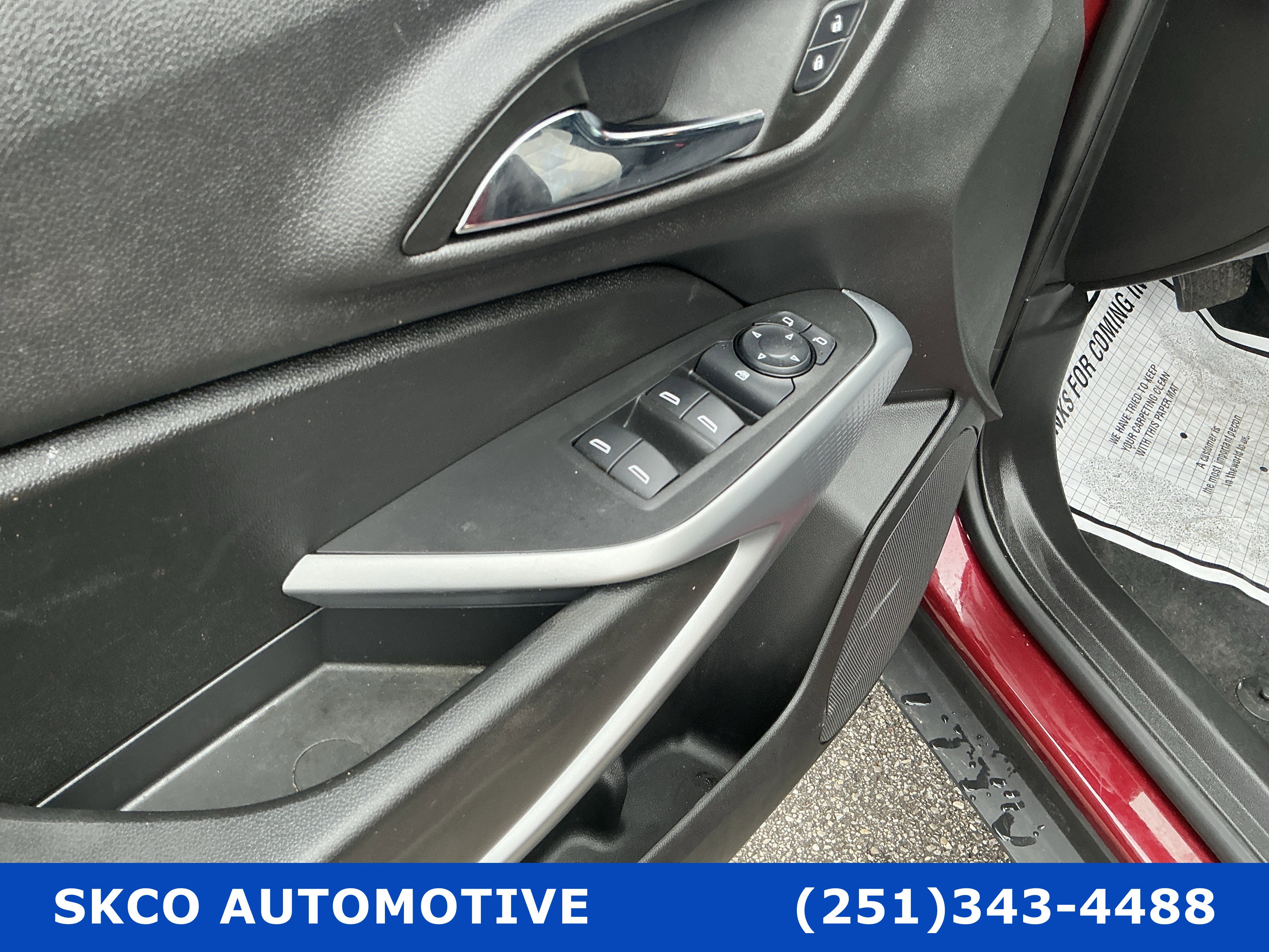 Used 2024 Chevrolet Trax RS FWD image 22