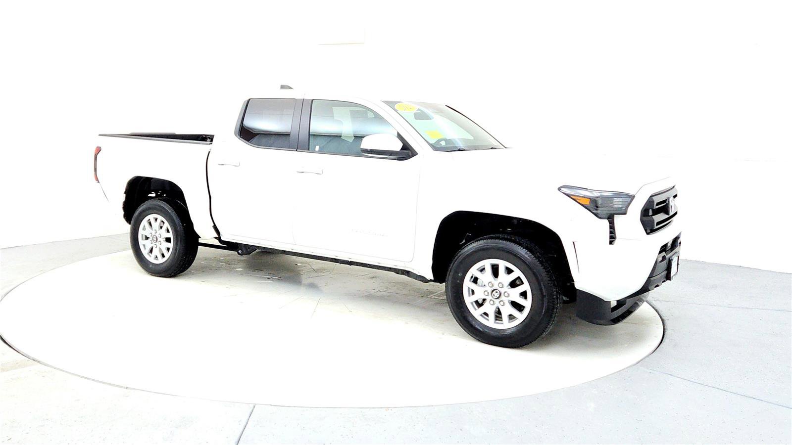Certified 2025 Toyota Tacoma SR5 image 7