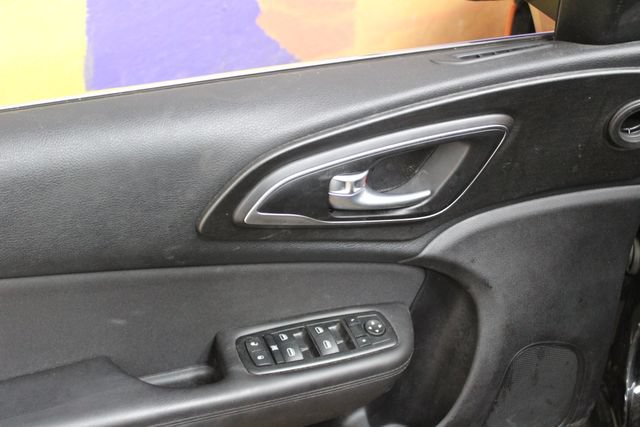 Used 2015 Chrysler 200 LX FWD image 13