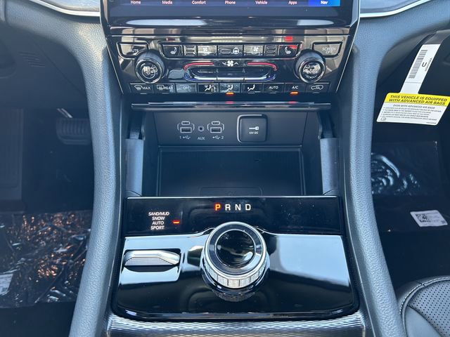 New 2025 Jeep Grand Cherokee Limited image 15