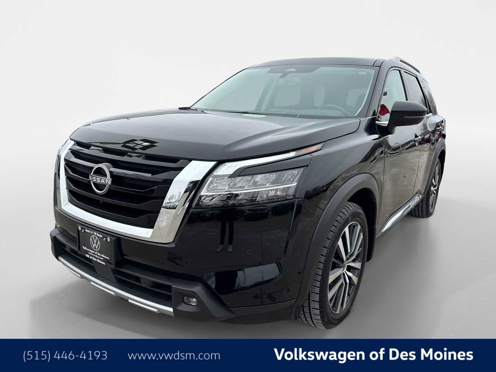 Used 2022 Nissan Pathfinder Platinum w/ Cargo Package image 1