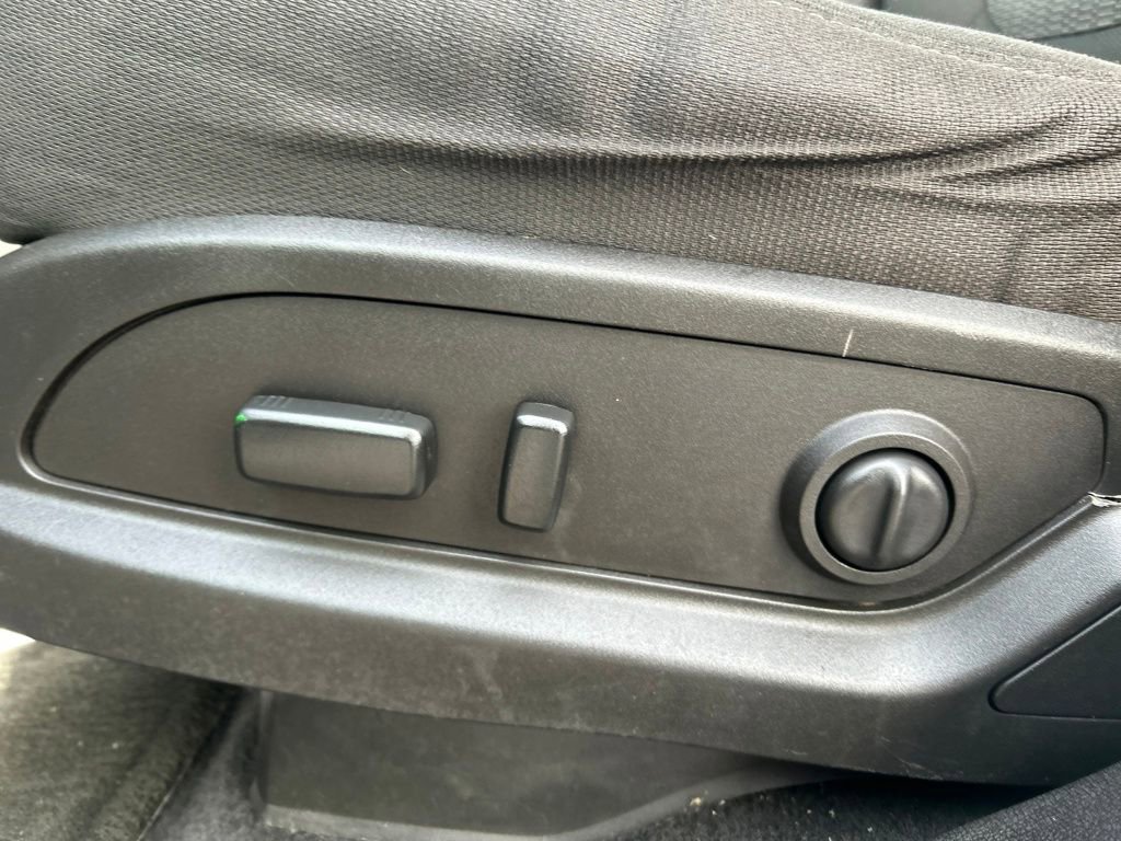 Used 2015 Chevrolet Traverse LT image 21