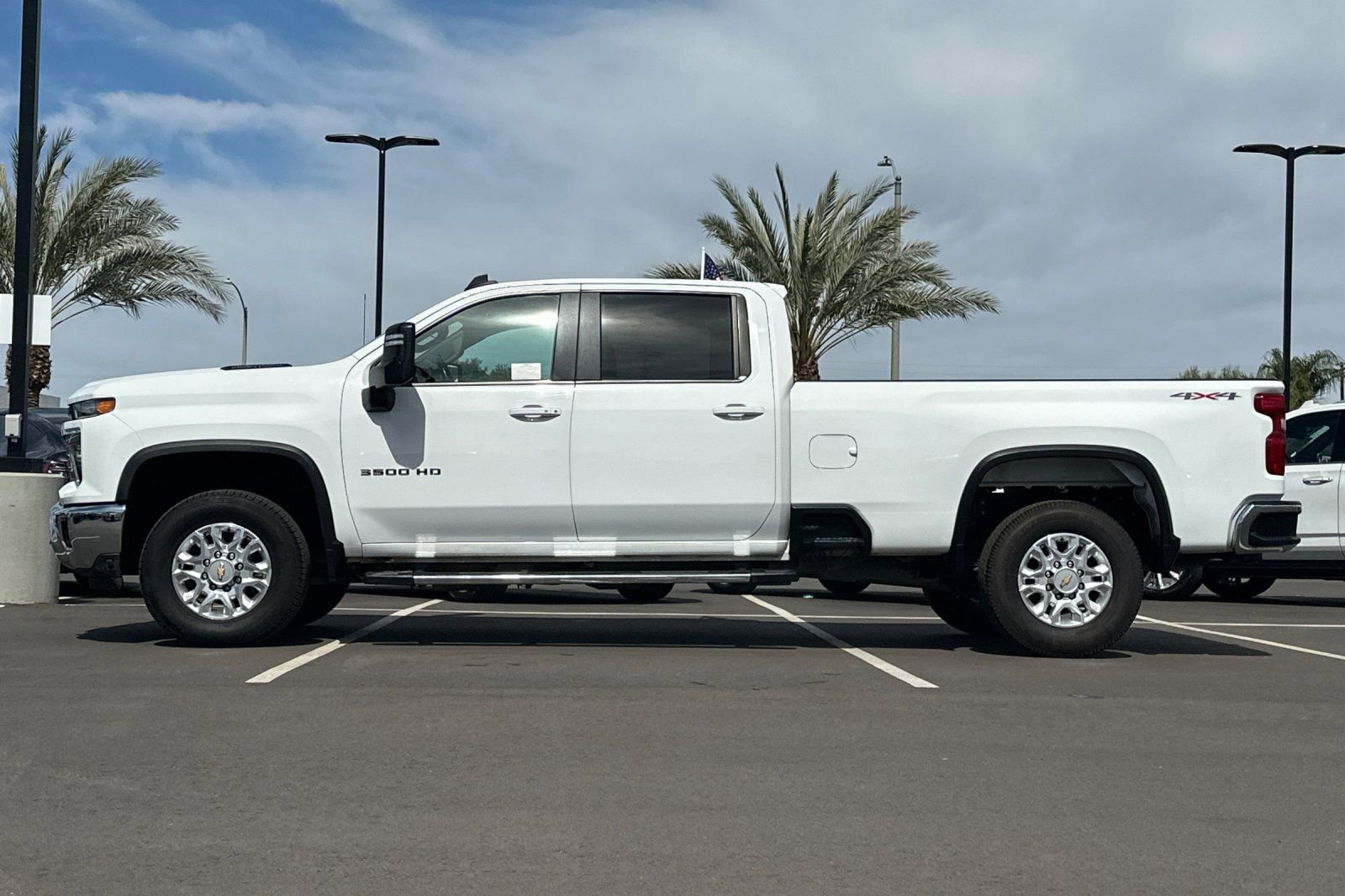 Used 2024 Chevrolet Silverado 3500 LT image 7