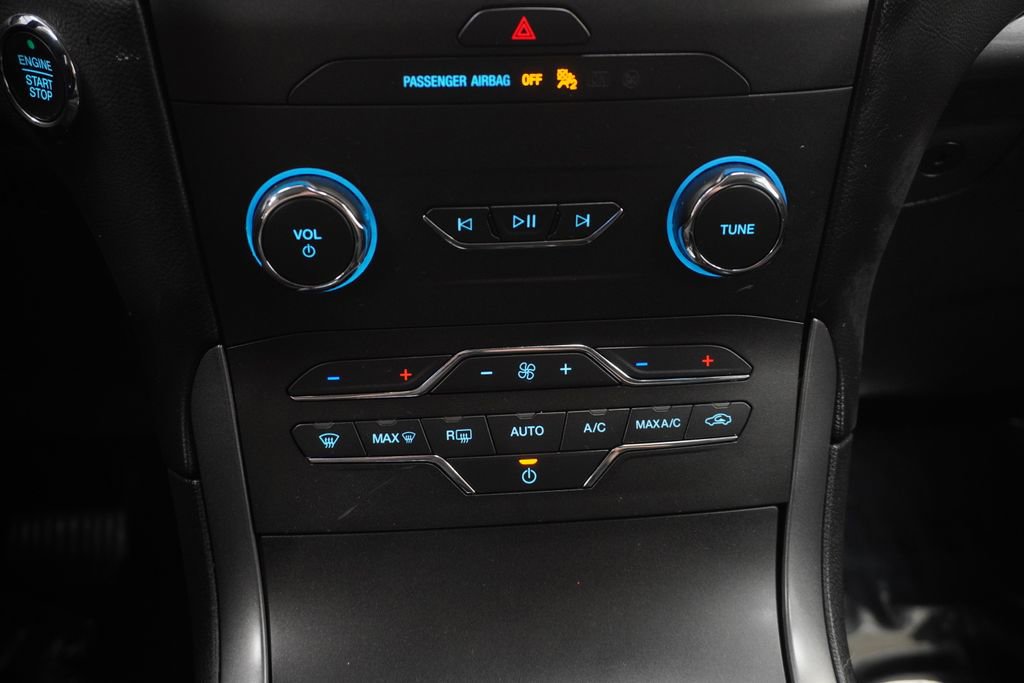 Used 2020 Ford Edge SE image 34