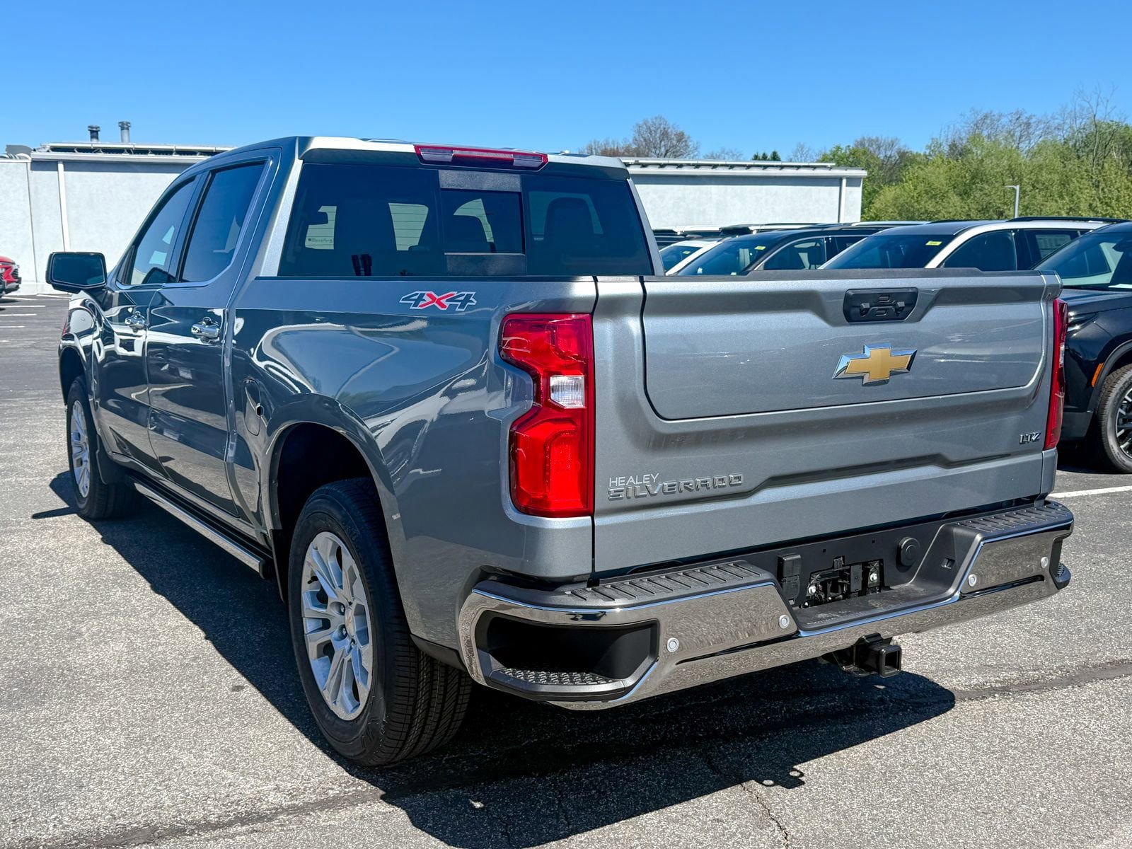 New 2026 Chevrolet Silverado 1500 LTZ w/ LTZ Premium Package AWD/4WD image 5