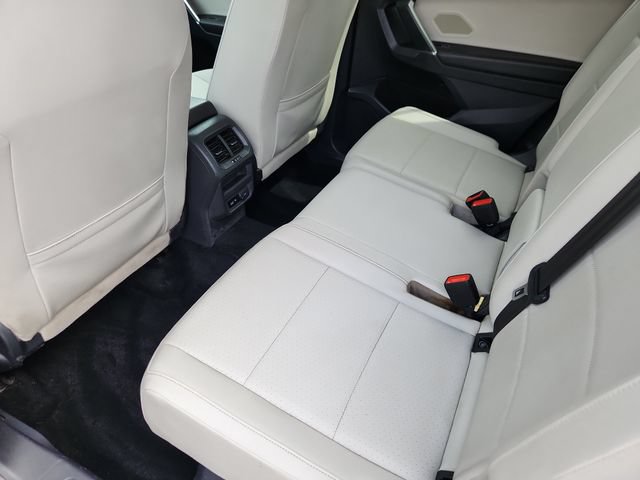 Used 2020 Volkswagen Tiguan SE w/ 3rd Row Seat Package AWD/4WD image 8