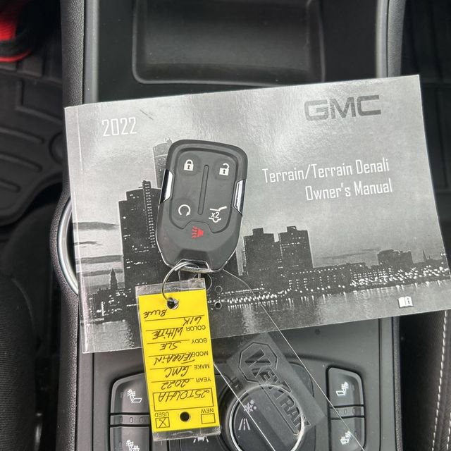 Used 2022 GMC Terrain SLE w/ Driver Convenience Package image 20