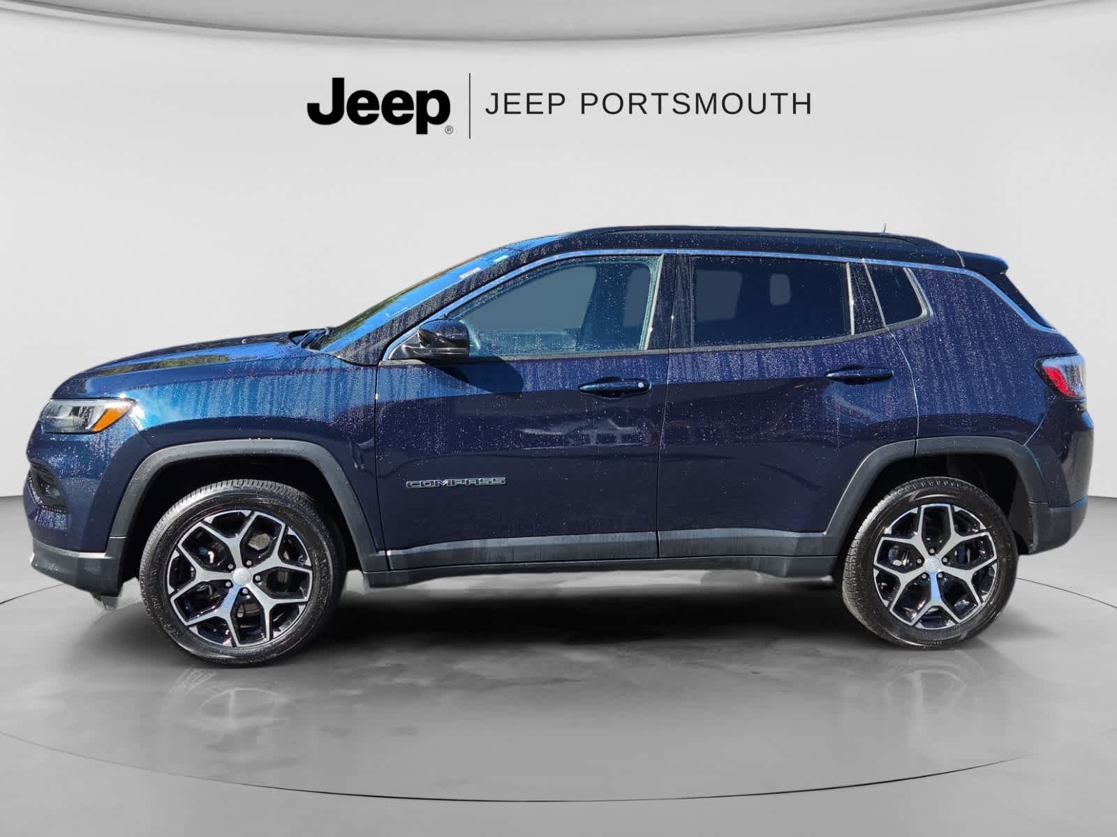 Used 2024 Jeep Compass Limited w/ Sun and Sound Group AWD/4WD image 4