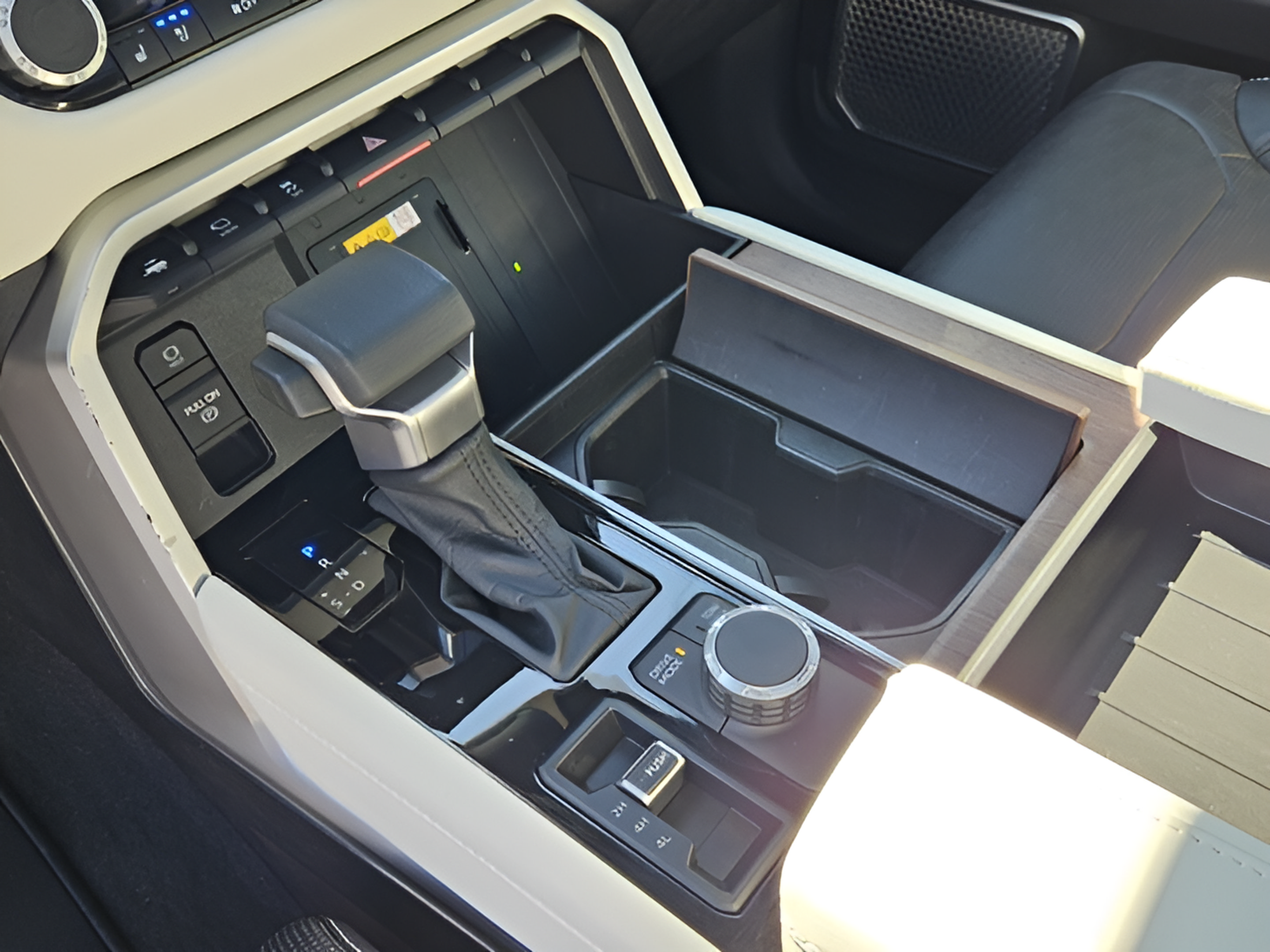 Used 2024 Toyota Tundra Capstone AWD/4WD image 19