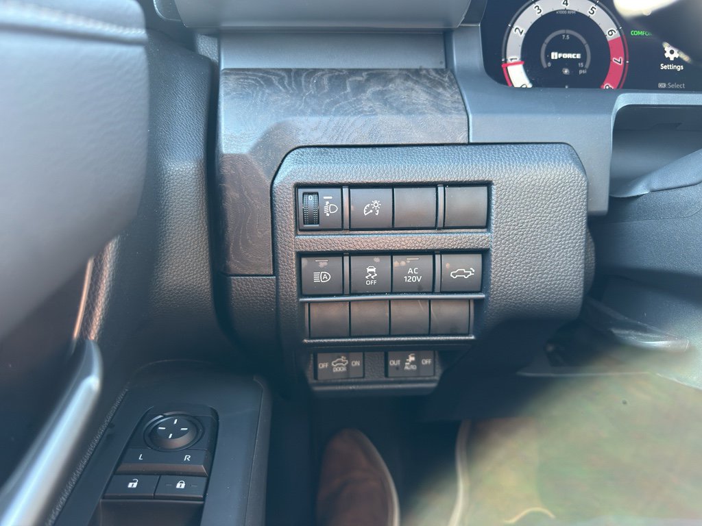 Used 2024 Toyota Tacoma Limited w/ Limited Package (LT) AWD/4WD image 26