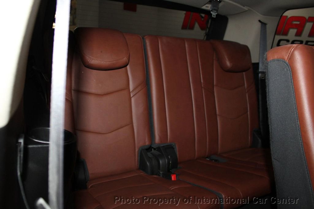 Used 2017 Cadillac Escalade Premium Luxury image 39