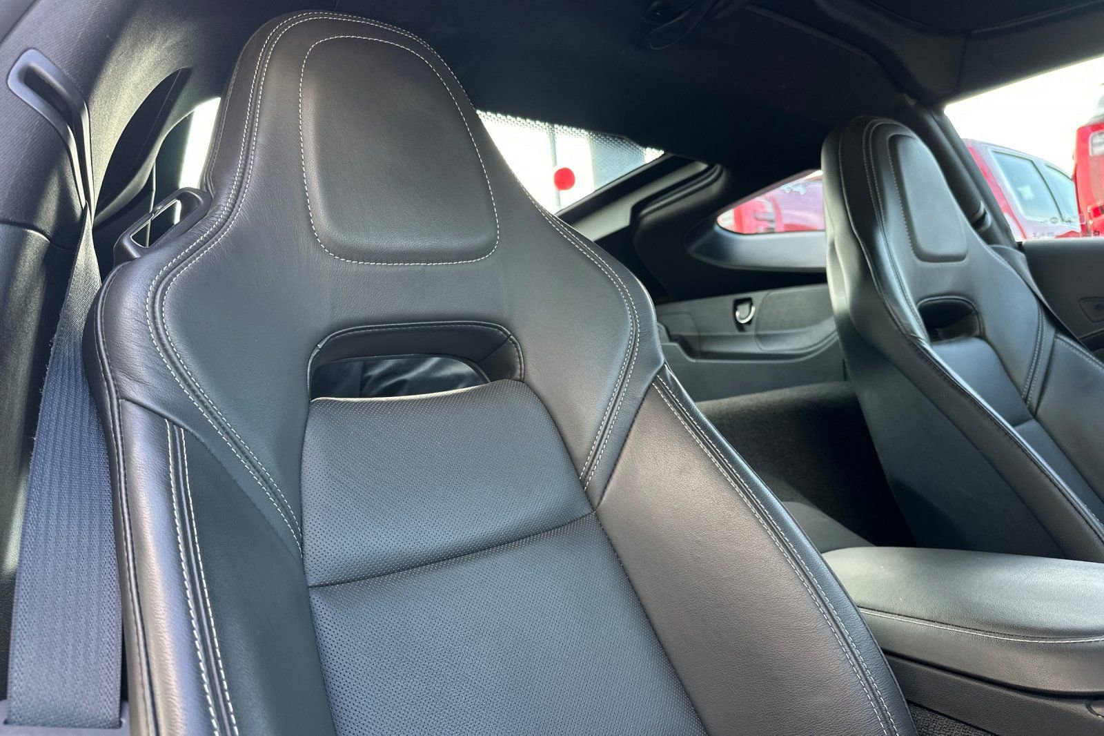 Used 2019 Chevrolet Corvette Stingray Coupe w/ 1LT RWD image 15