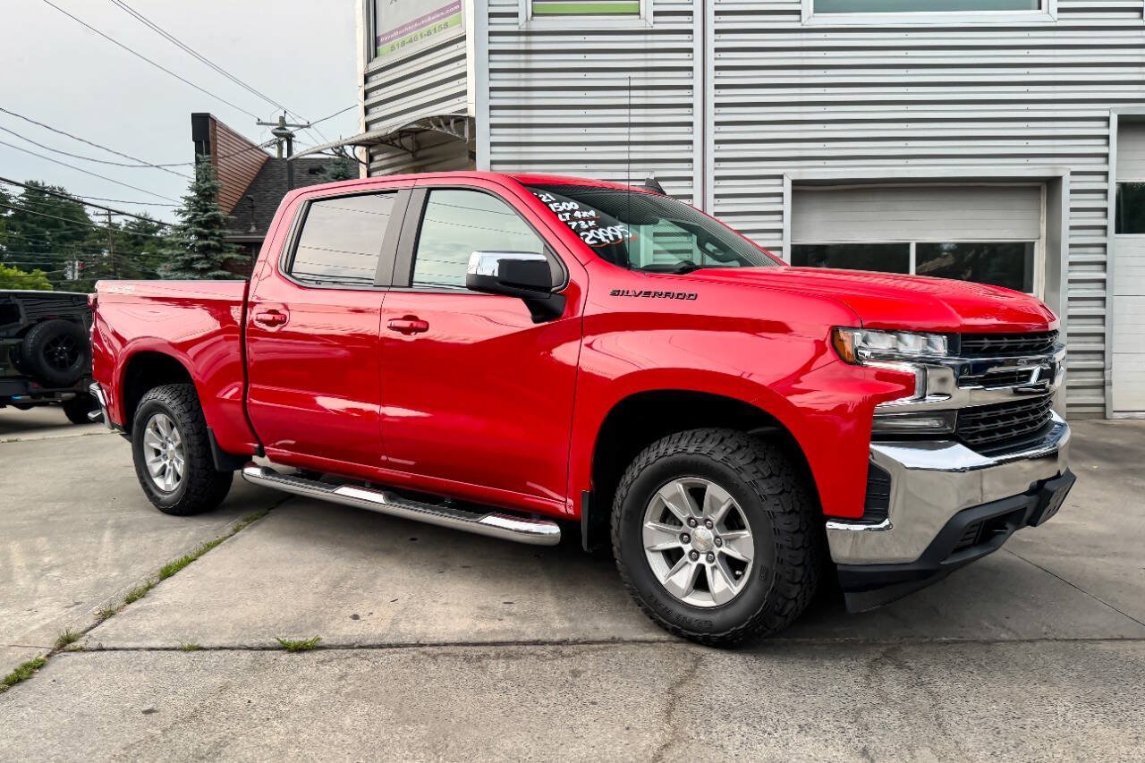 Used 2021 Chevrolet Silverado 1500 LT w/ LPO, Dark Essentials Package AWD/4WD image 2