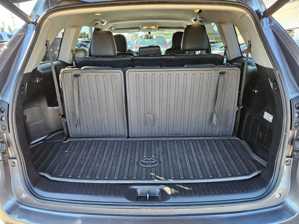 Used 2016 Toyota Highlander Plus image 18