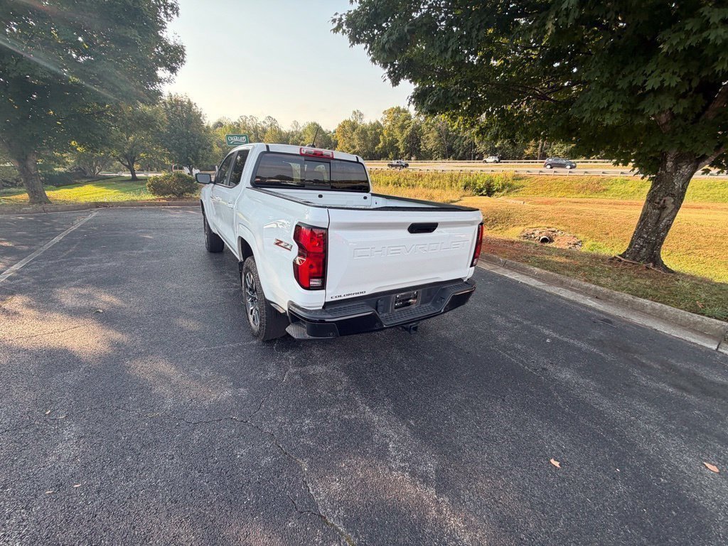 Used 2024 Chevrolet Colorado Z71 w/ Z71 Convenience Package 2 AWD/4WD image 5
