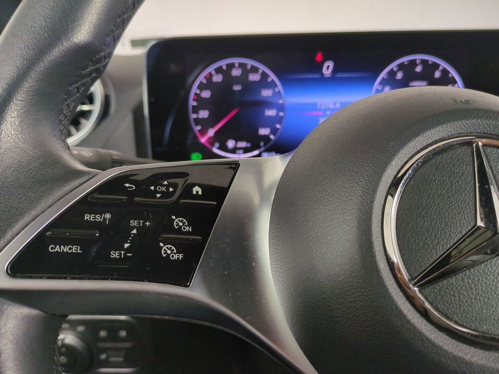 Used 2025 Mercedes-Benz GLA 250 image 29