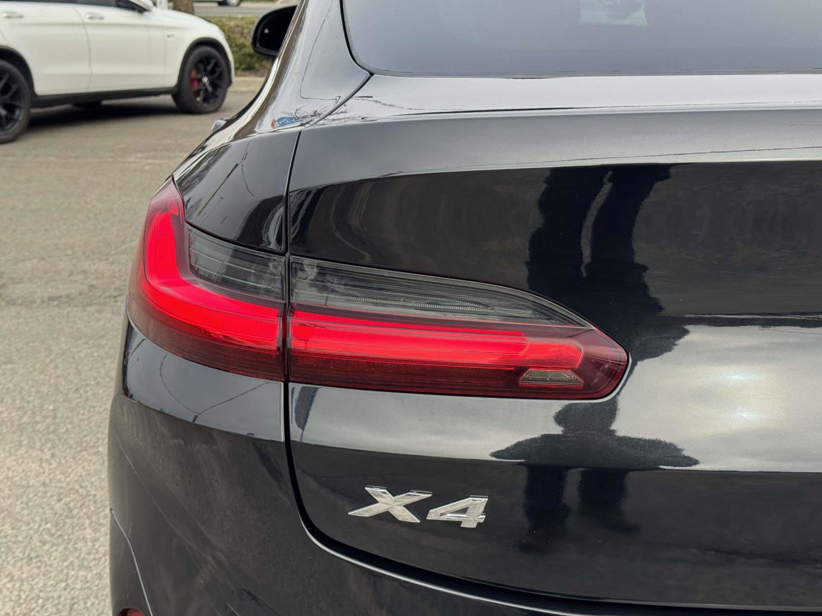 Used 2022 BMW X4 xDrive30i AWD/4WD image 9