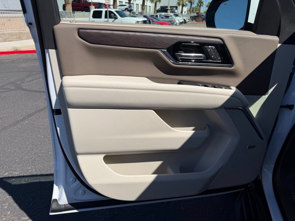 New 2026 GMC Yukon XL Denali w/ LPO, Floor Liner Package AWD/4WD image 24