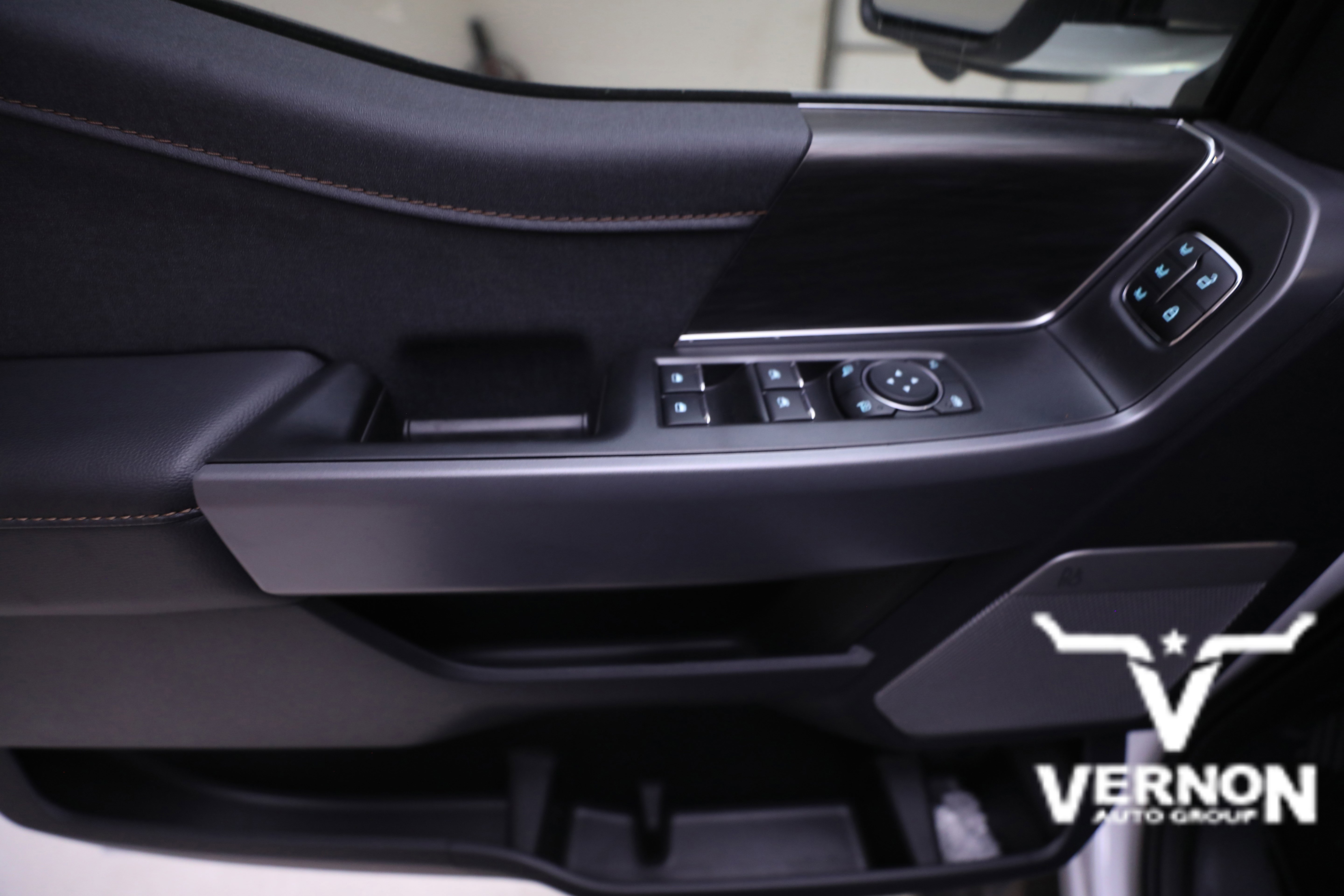 New 2025 Ford F150 Lightning Lariat image 21