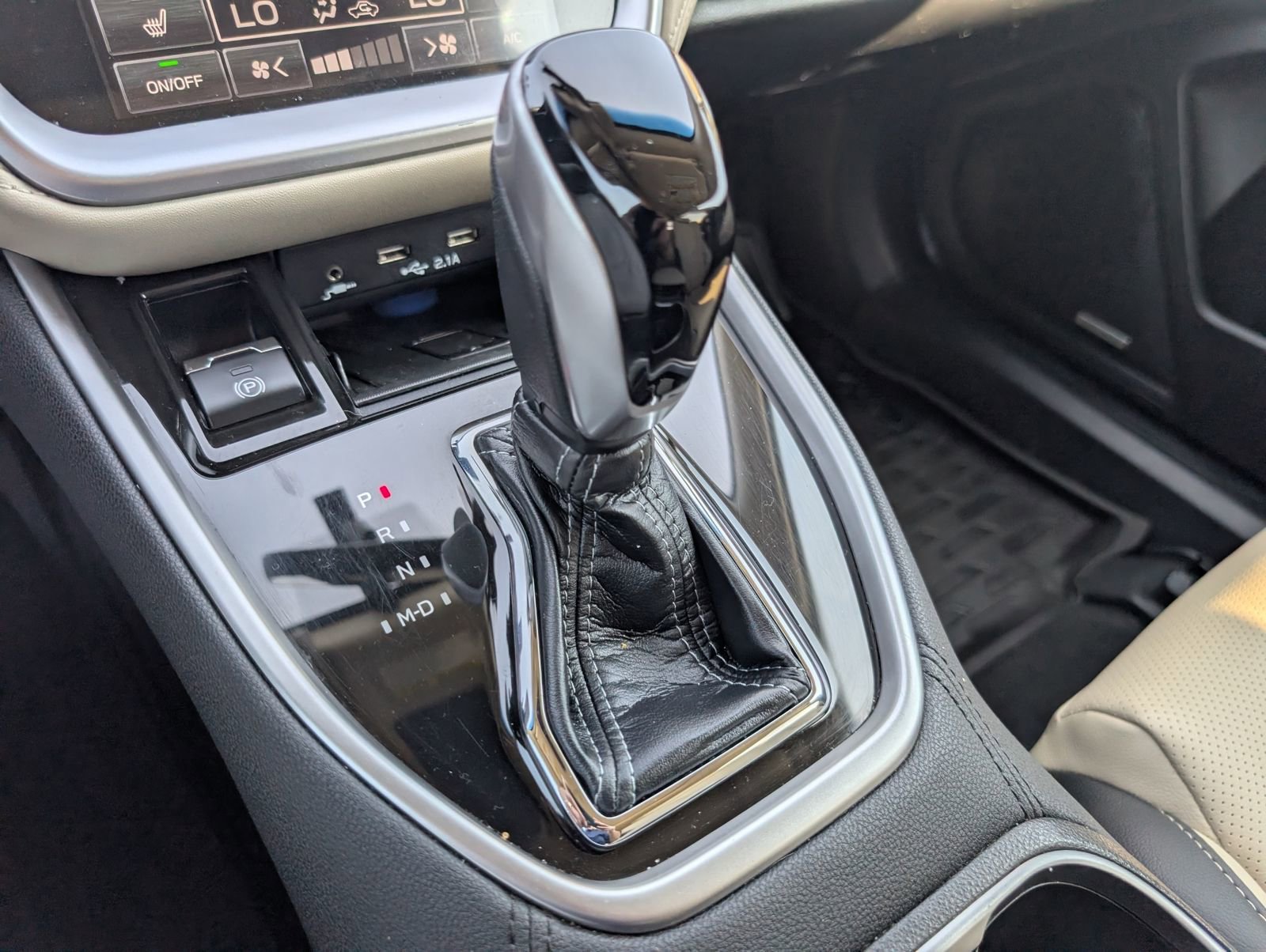 Used 2022 Subaru Outback Limited image 15