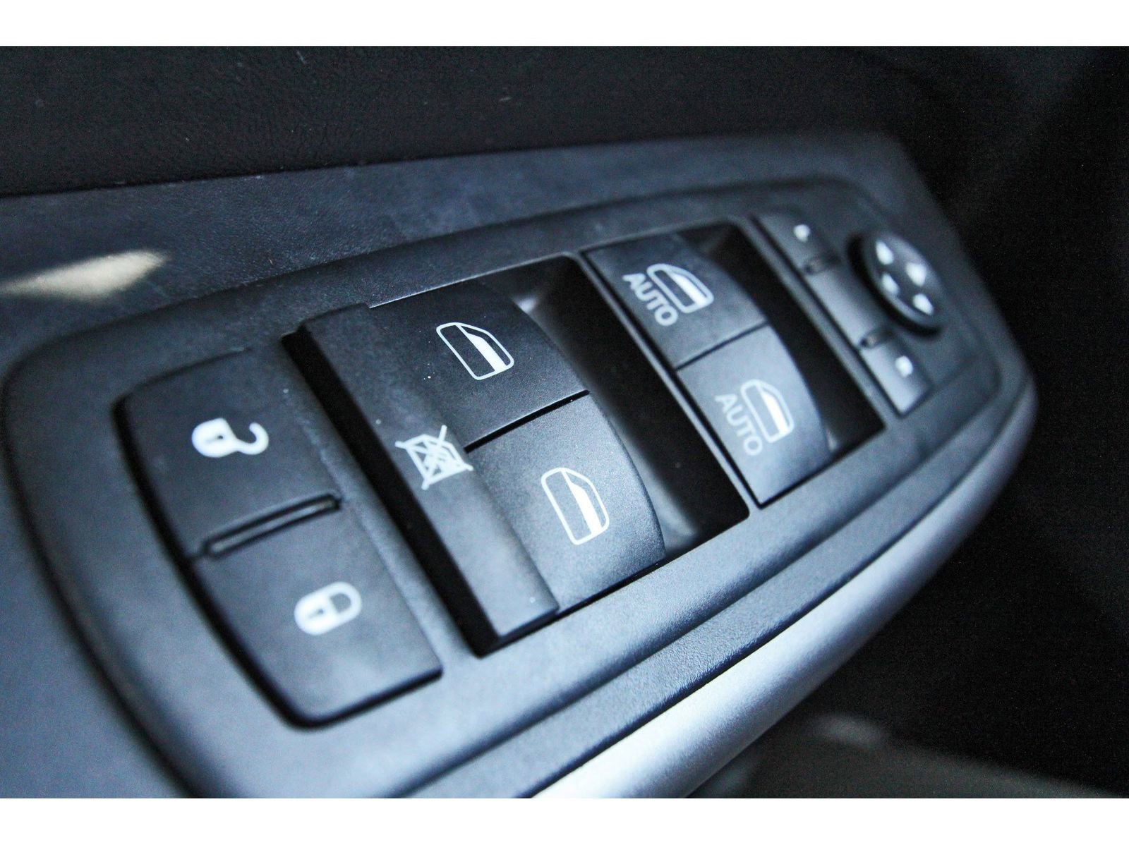 Used 2021 Jeep Cherokee Latitude Plus image 19