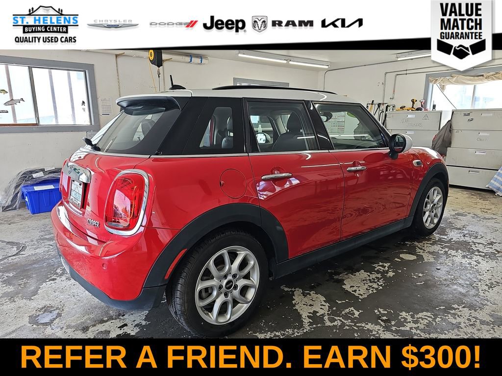 Used 2019 MINI Cooper 4-Door Hardtop w/ Premium Package FWD image 8