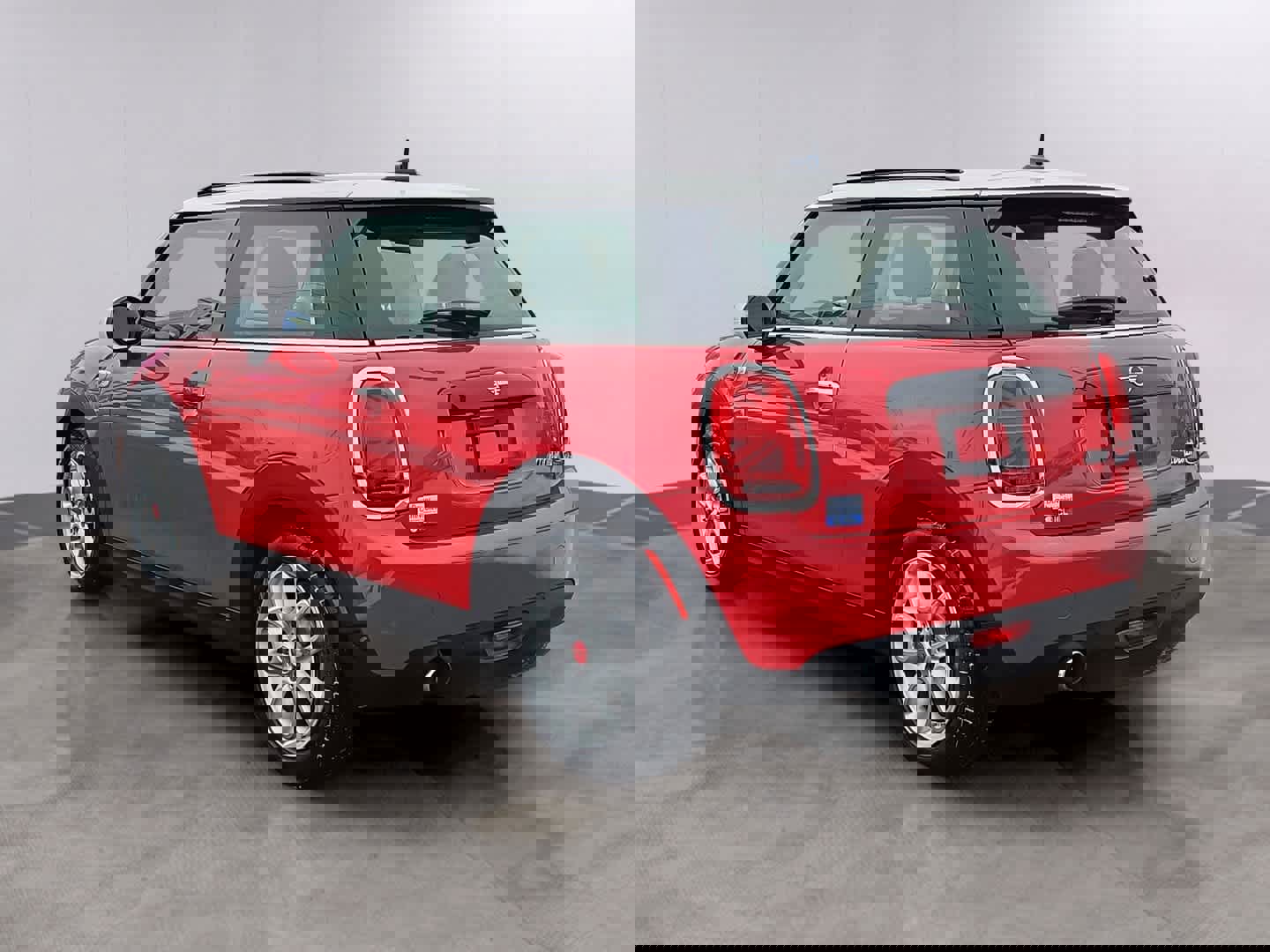 Used 2021 MINI Cooper 2-Door Hardtop w/ 6.5" Touchscreen Package image 6