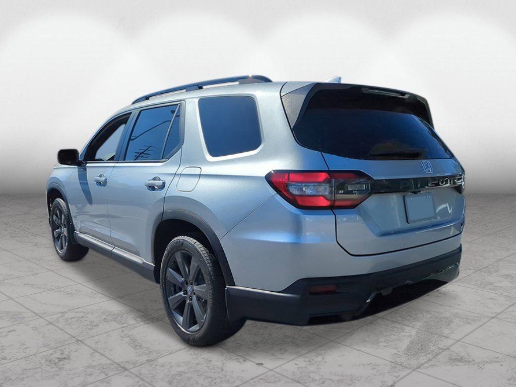 New 2026 Honda Pilot Sport image 3