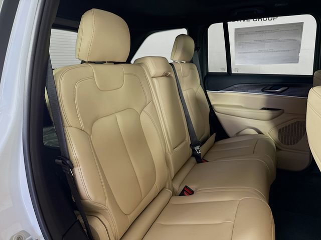 New 2025 Jeep Grand Cherokee Limited image 29