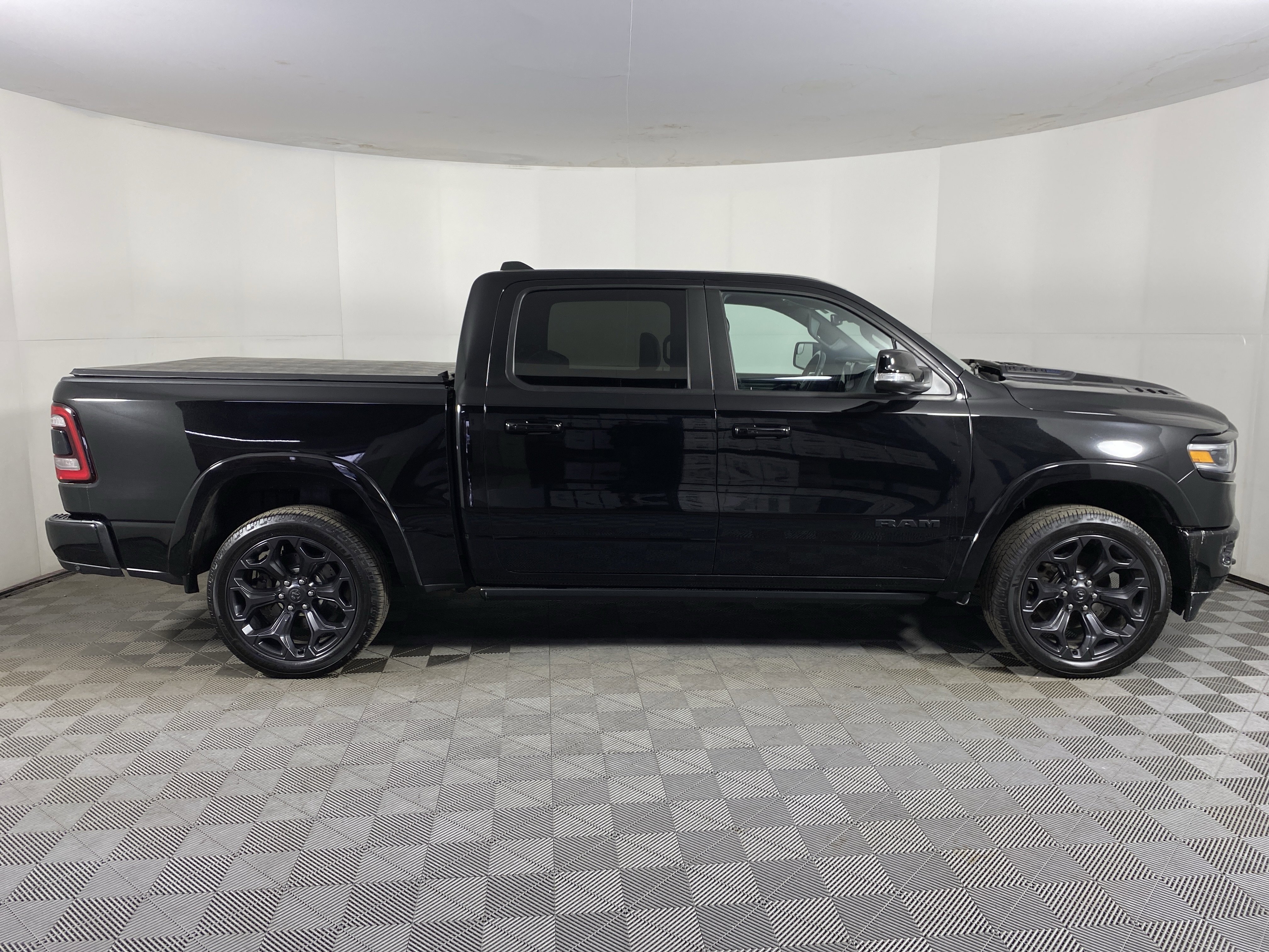 Used 2021 RAM 1500 Limited w/ Night Edition image 8
