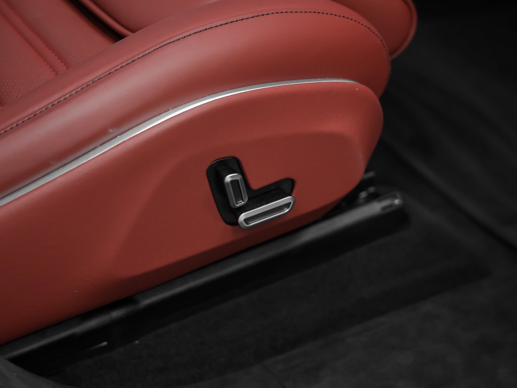 Used 2025 Ferrari Purosangue image 22