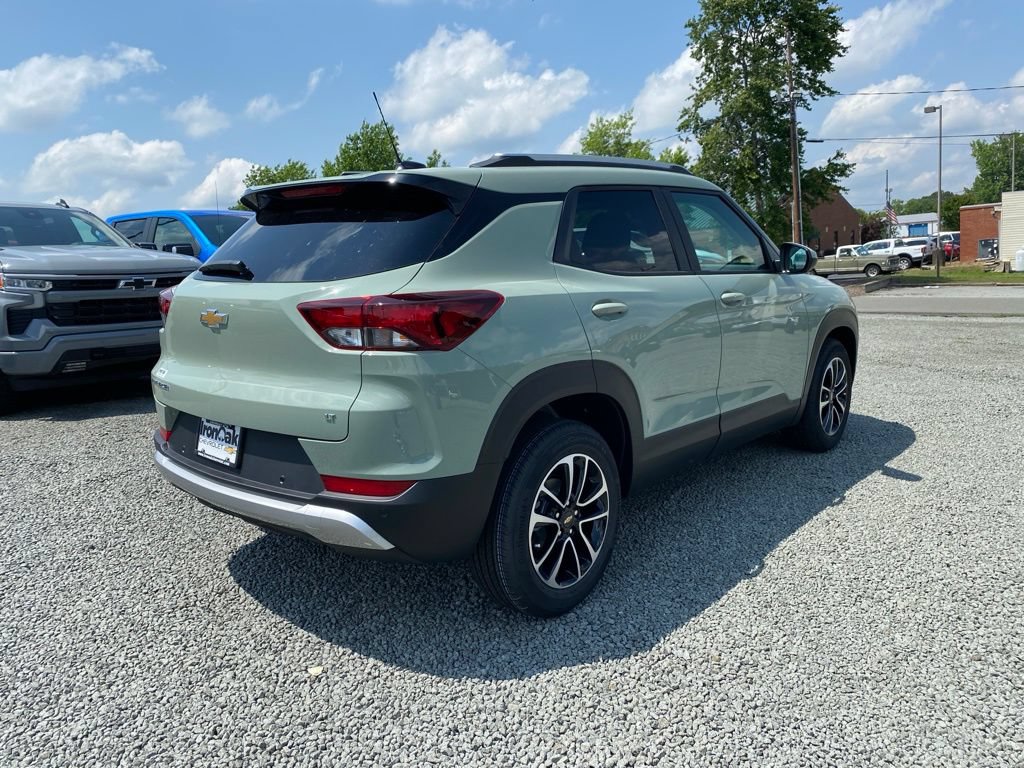 New 2025 Chevrolet TrailBlazer LT w/ Convenience Package FWD image 3