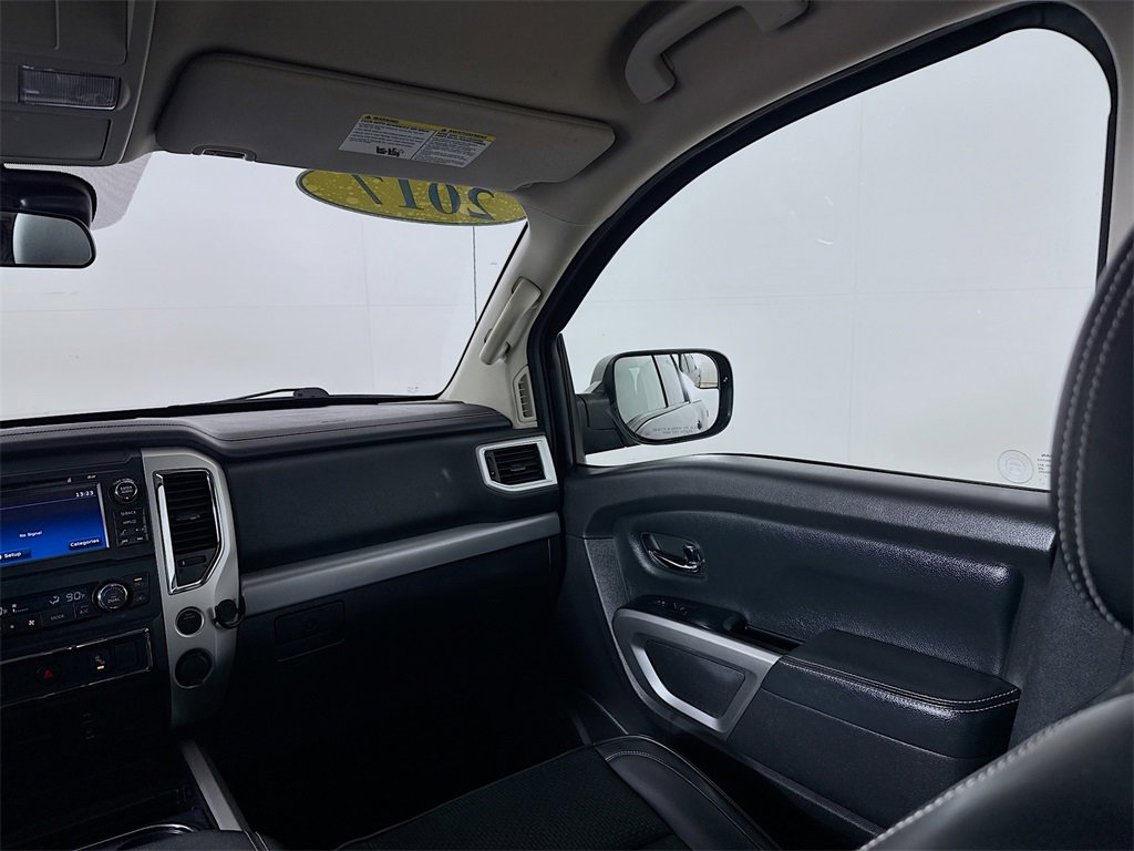 Used 2017 Nissan Titan PRO-4X image 26