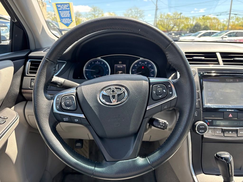 Used 2017 Toyota Camry XLE w/ Moonroof Package FWD image 10