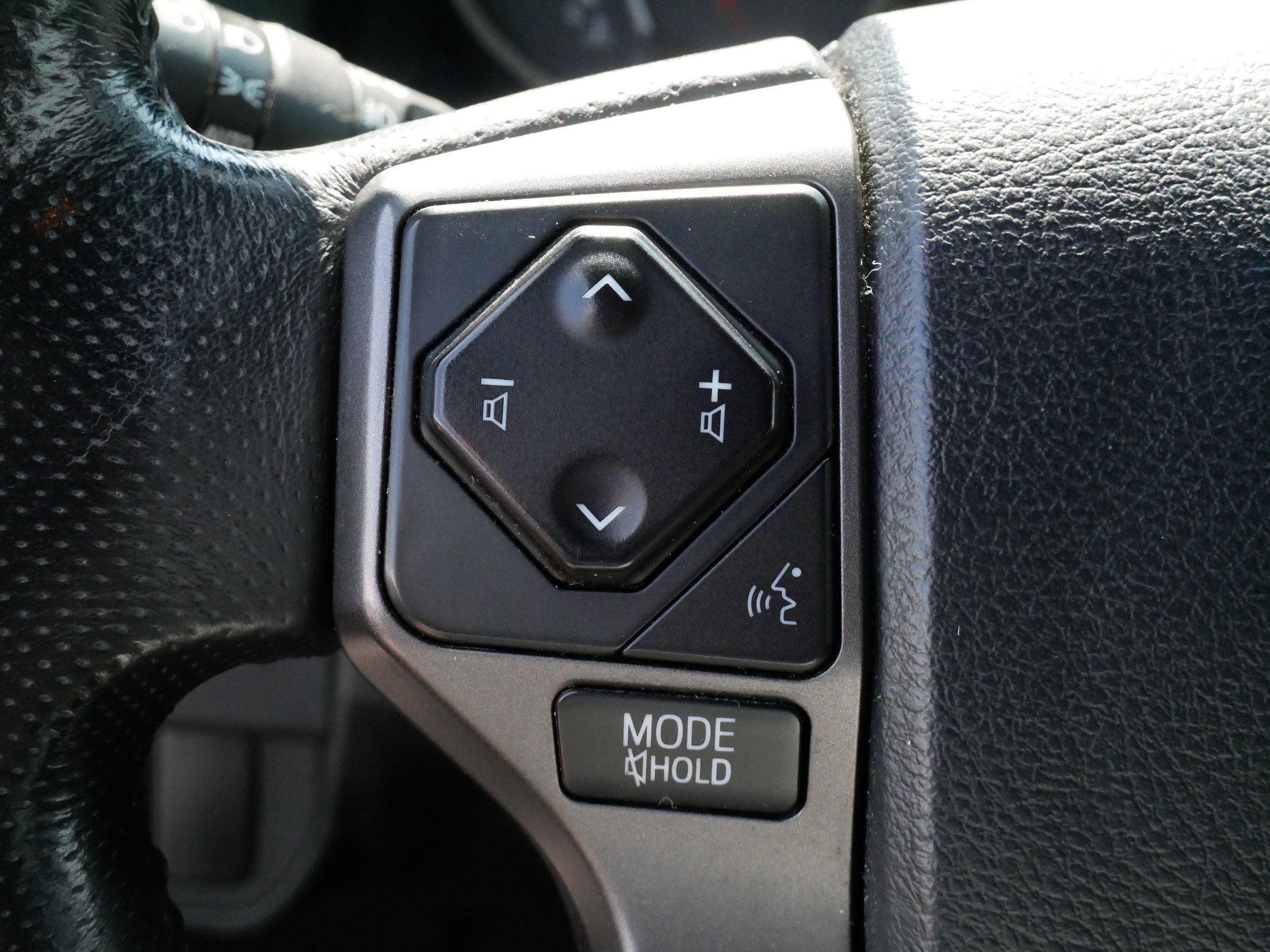 Certified 2018 Toyota Tacoma TRD Off-Road AWD/4WD image 23