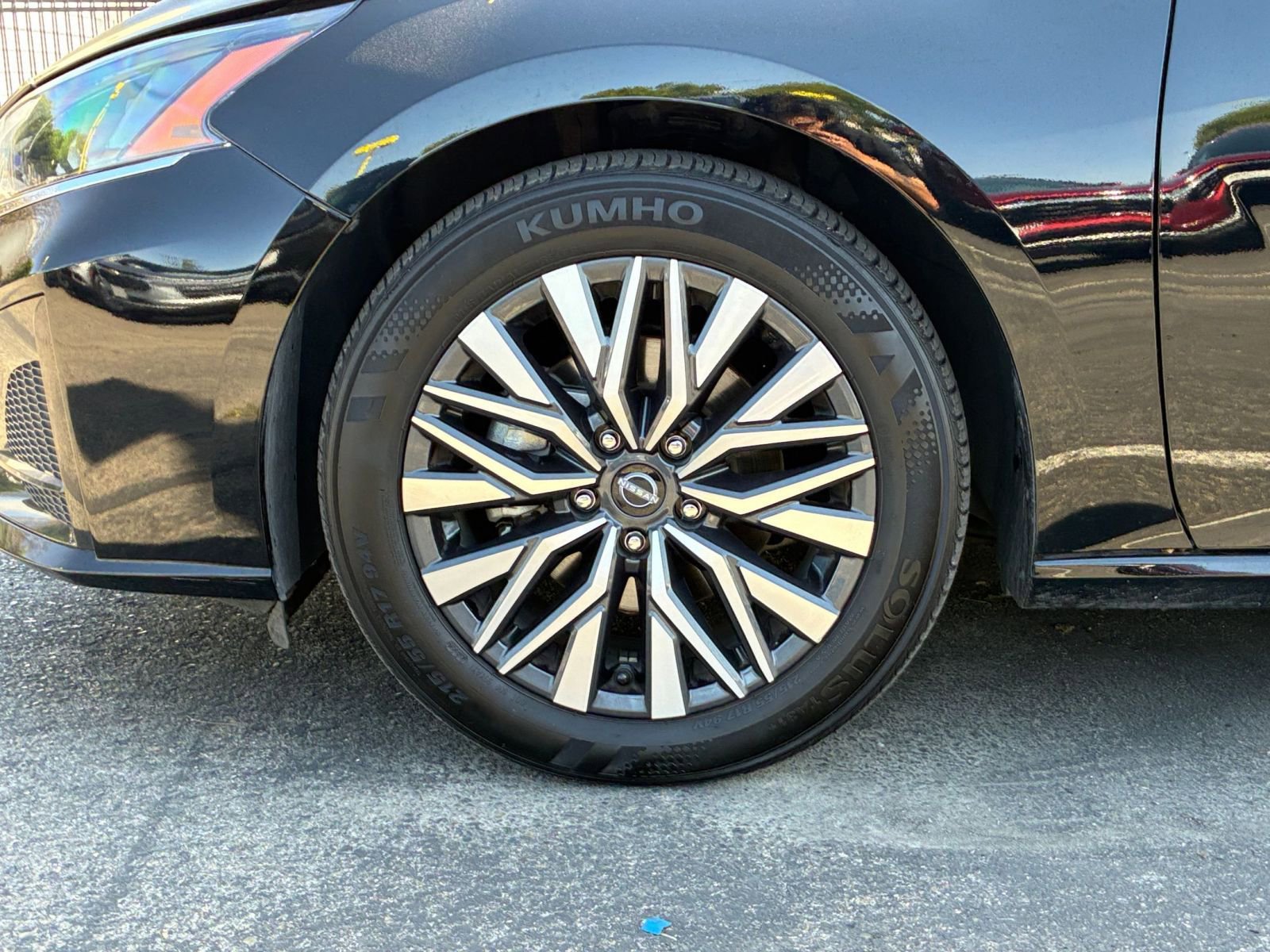 Used 2025 Nissan Altima 2.5 SV FWD image 30