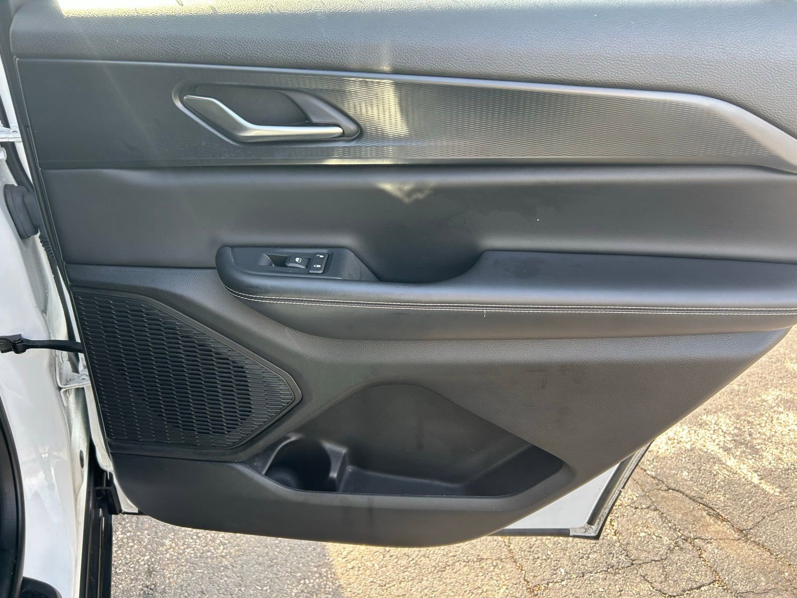 Used 2023 Jeep Grand Cherokee L Laredo image 29