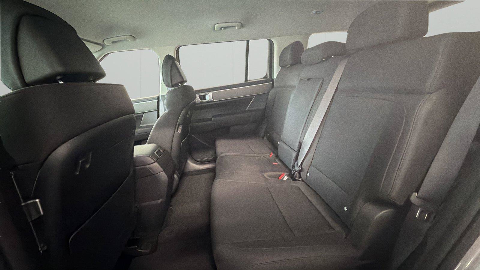 New 2026 Hyundai Santa Fe SE FWD image 11