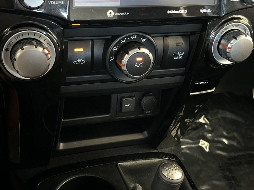 Used 2022 Toyota 4Runner TRD Off-Road Premium AWD/4WD image 20