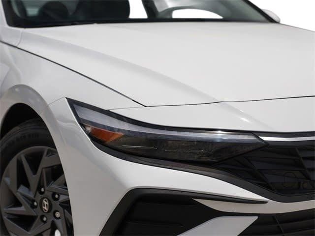 Certified 2025 Hyundai Elantra Blue image 7