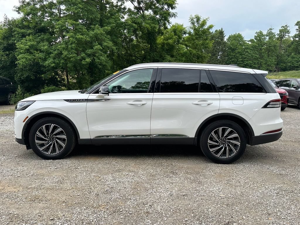 New 2026 Lincoln Aviator AWD image 2