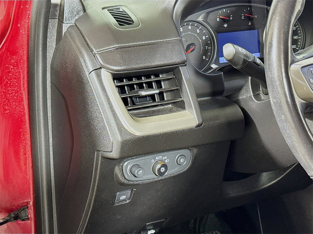 Used 2019 GMC Terrain Denali w/ Advanced Safety Package image 8