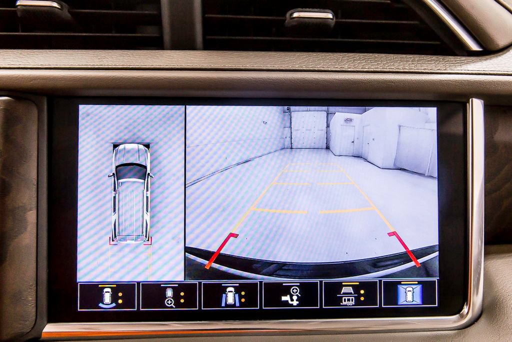 Used 2021 GMC Yukon Denali AWD/4WD image 14