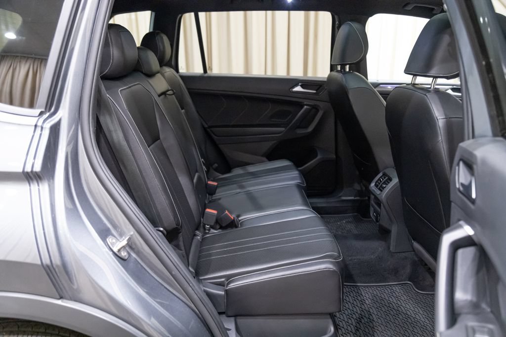 Certified 2024 Volkswagen Tiguan SE R-Line AWD/4WD image 13