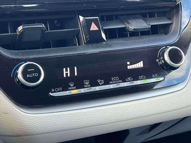 Certified 2022 Toyota Corolla LE image 32