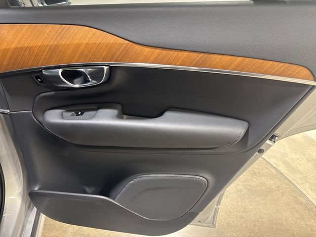 Used 2023 Volvo XC90 B6 Core w/ Protection Package Premier AWD/4WD image 23