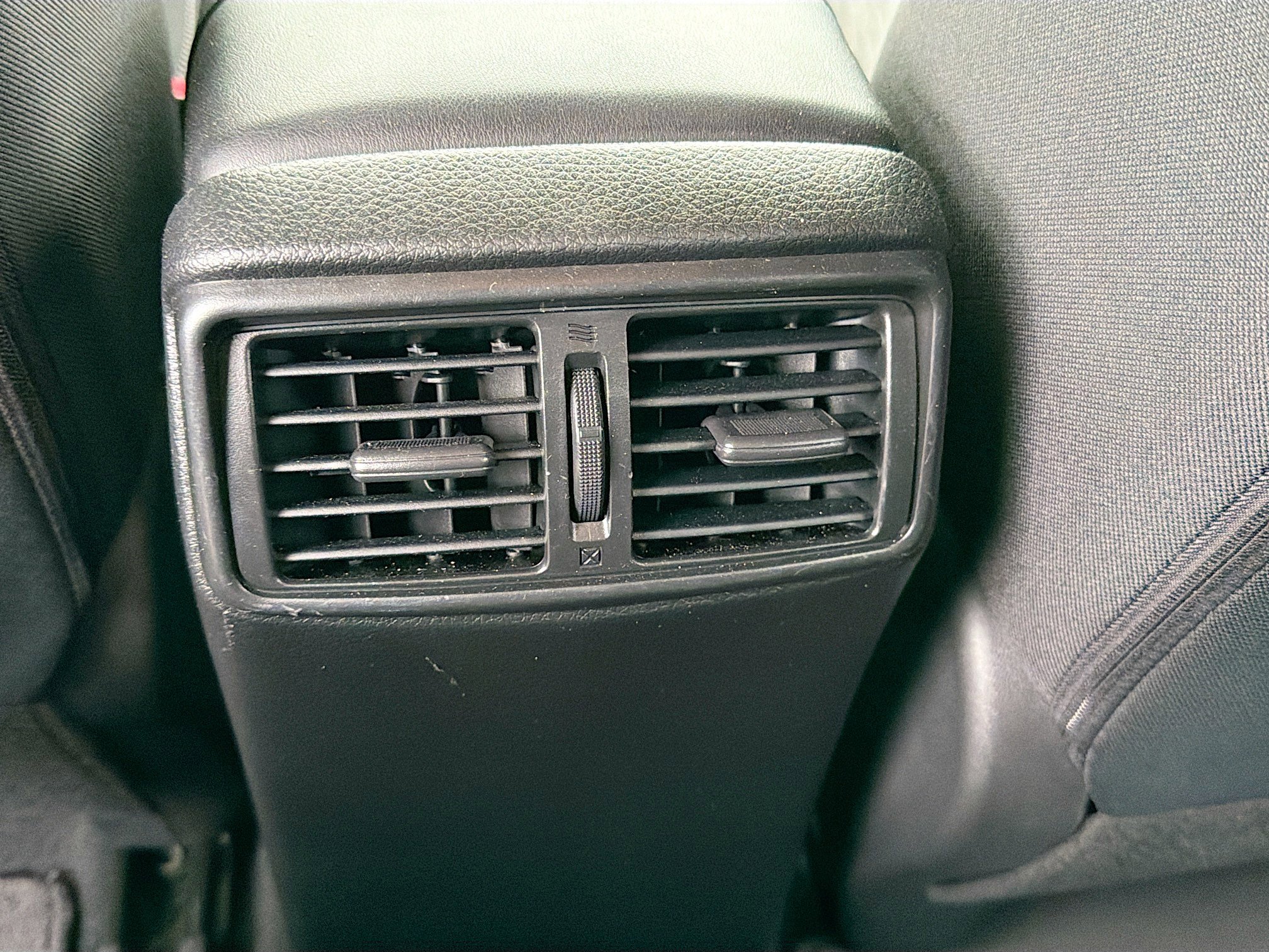 Used 2018 Nissan Rogue SV image 20